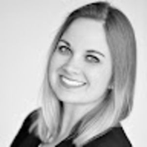 Meet your Posher, Adrienne